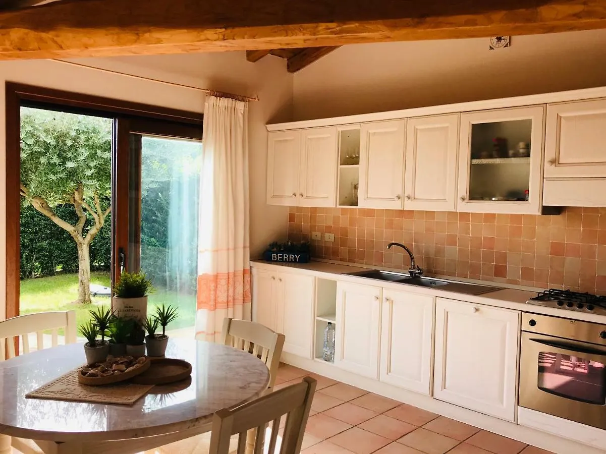 Villa vista mare con piscina San Teodoro  Italia